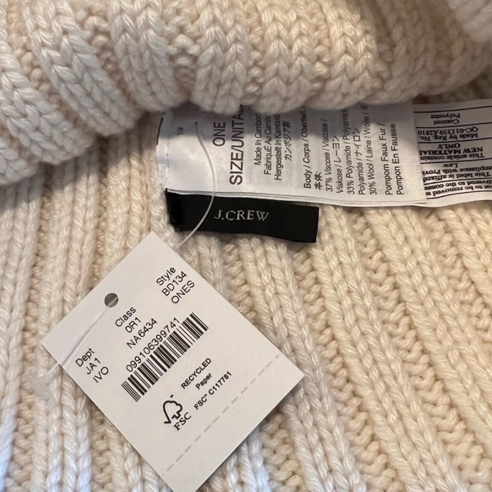 New with Tags -J.Crew- Ribbed pom-pom beanie Ivory 🍁❄️❄️ - Picture 7 of 8